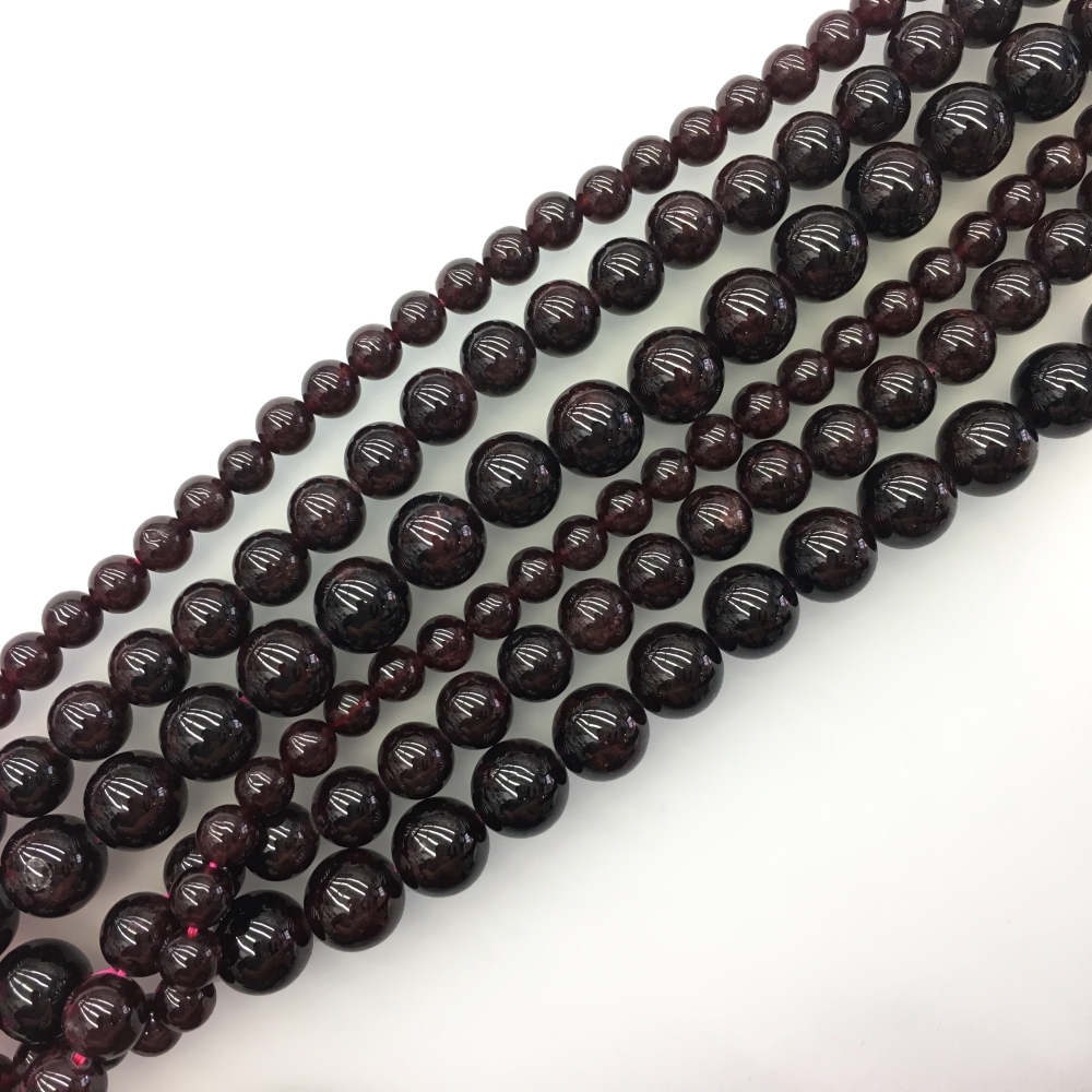 8mm Smooth Round, Red Garnet Beads (16