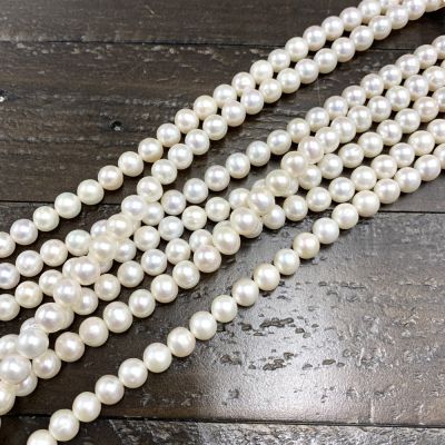 8-9mm Round Freshwater Pearls, White (16" Strand)